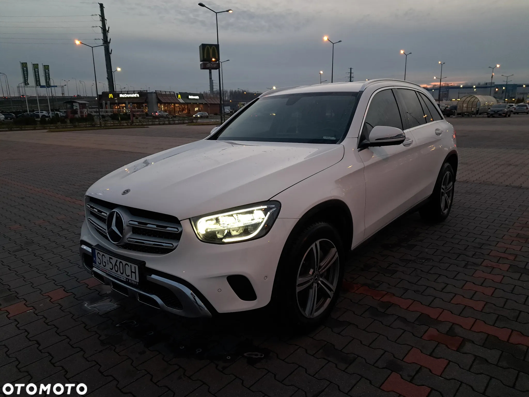 Mercedes-Benz GLC 300 4Matic 9G-TRONIC Exclusive - 2