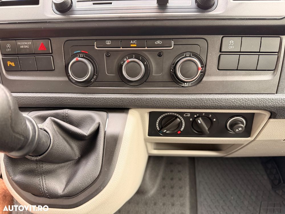 VOLKSWAGEN Transporter 2019 — imagine 13