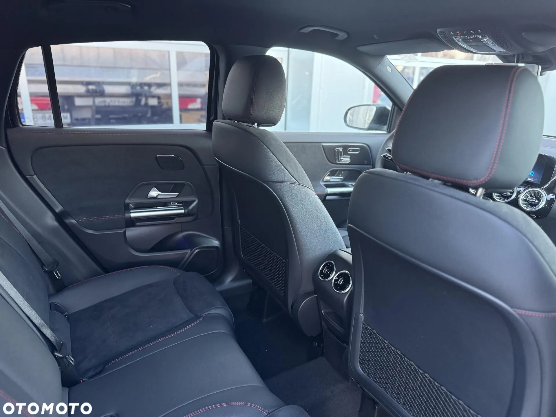 Mercedes-Benz GLA 200 d 4-Matic AMG Line - 18