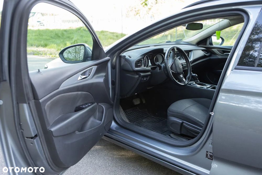 Opel Insignia 1.5 T Enjoy S&S - 11