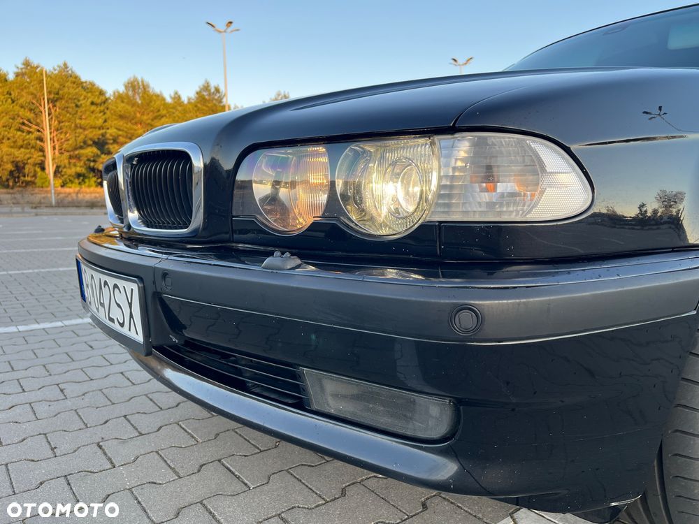 BMW Seria 7 740d - 22