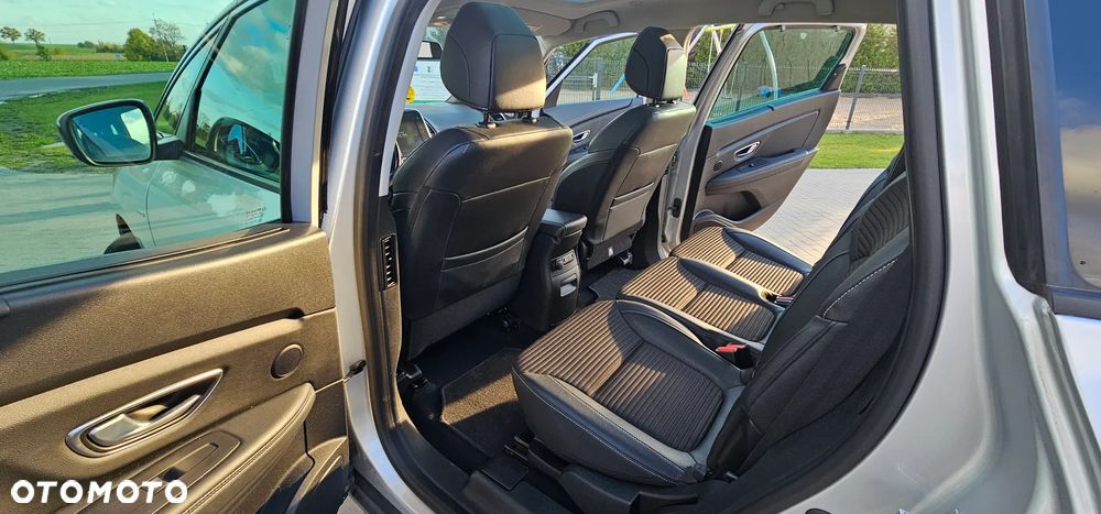 Renault Scenic 1.7 Blue dCi Bose EDC - 12