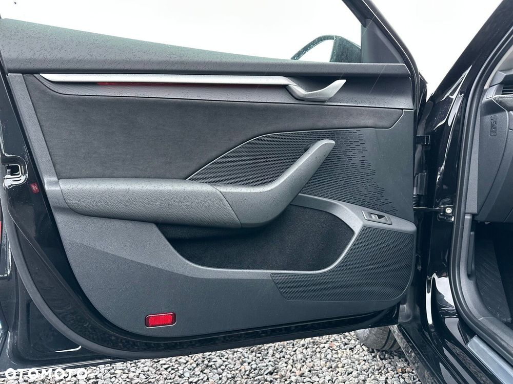 Skoda Octavia 2.0 TDI Edition 130 Selection DSG - 9