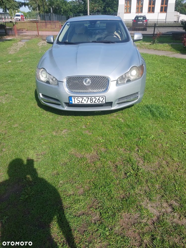 Jaguar XF 2.7 V6 D Luxury - 3