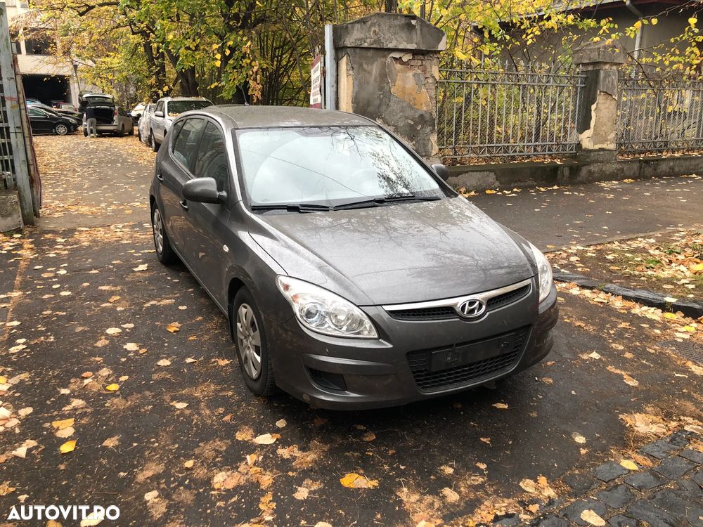 Dezmembrez Hyundai I30 2008 benzina gri inchis - 2