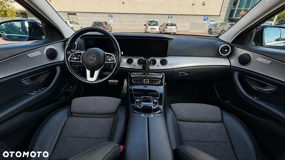 Mercedes-Benz Klasa E 220 d 4-Matic Business Edition 9G-TRONIC - 9