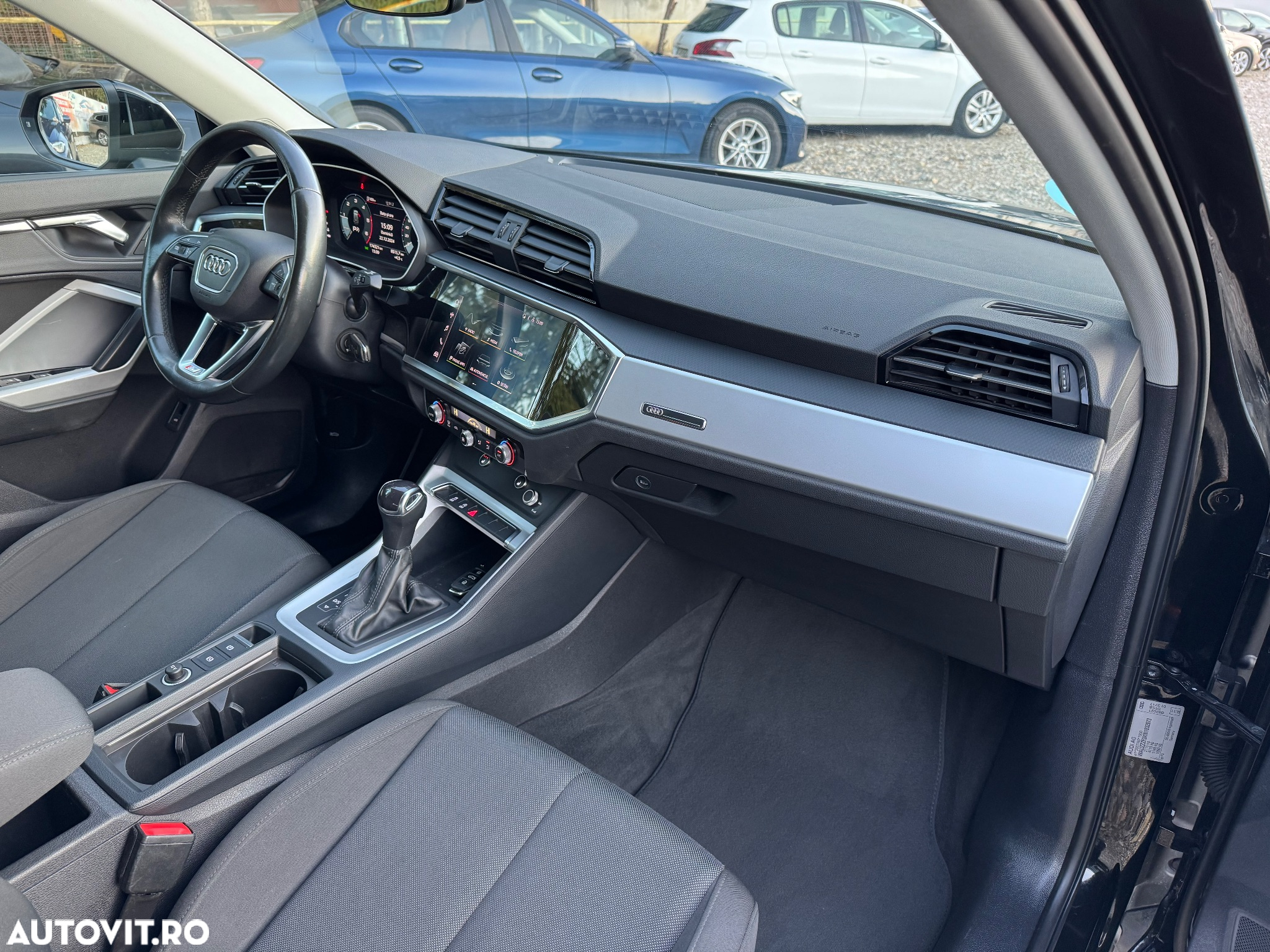 Audi Q3 2.0 35 TDI S tronic S Line - 23
