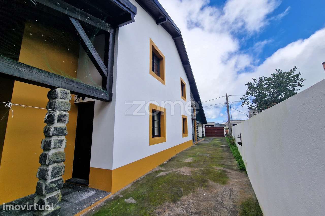 Moradia Rústica T3 com Espaço Exterior – Pico da Pedra, Ribeira Gra... - Grande imagem: 2/17