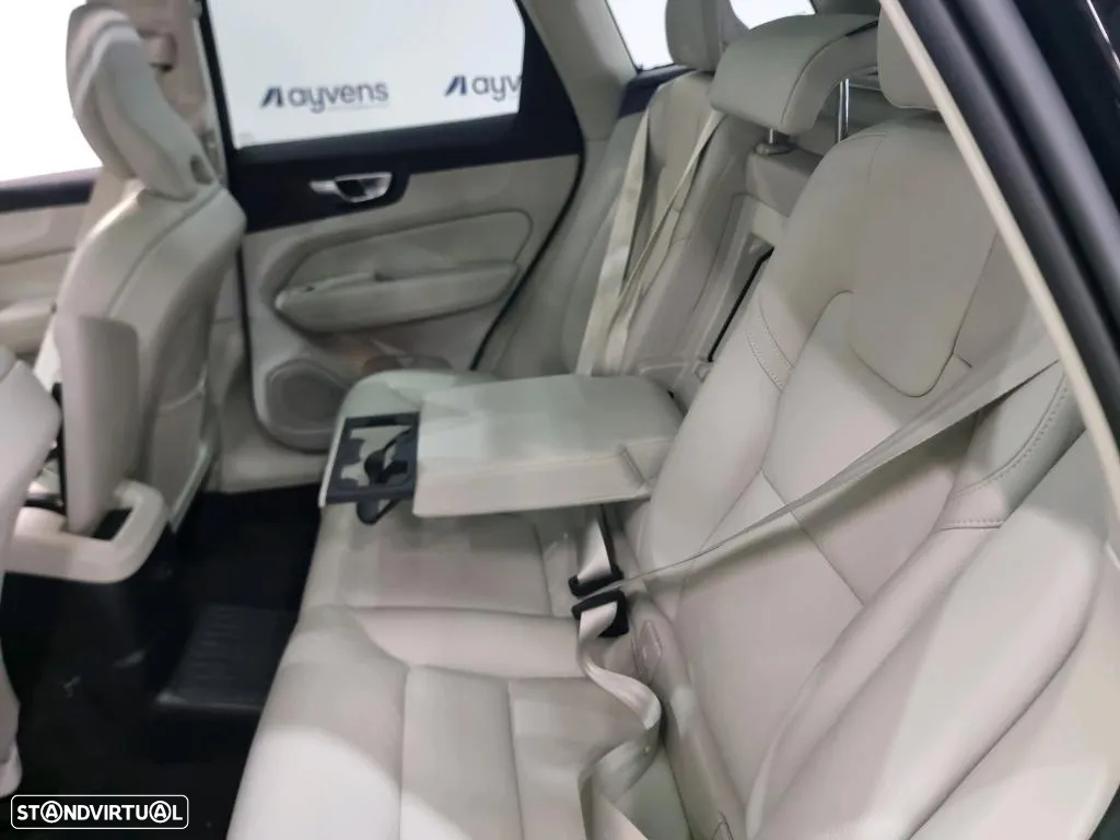 Volvo XC 60 2.0 T6 PHEV Ultimate Dark AWD - 7