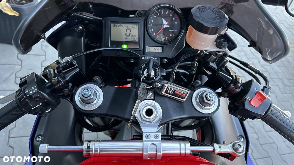 Honda CBR - 40