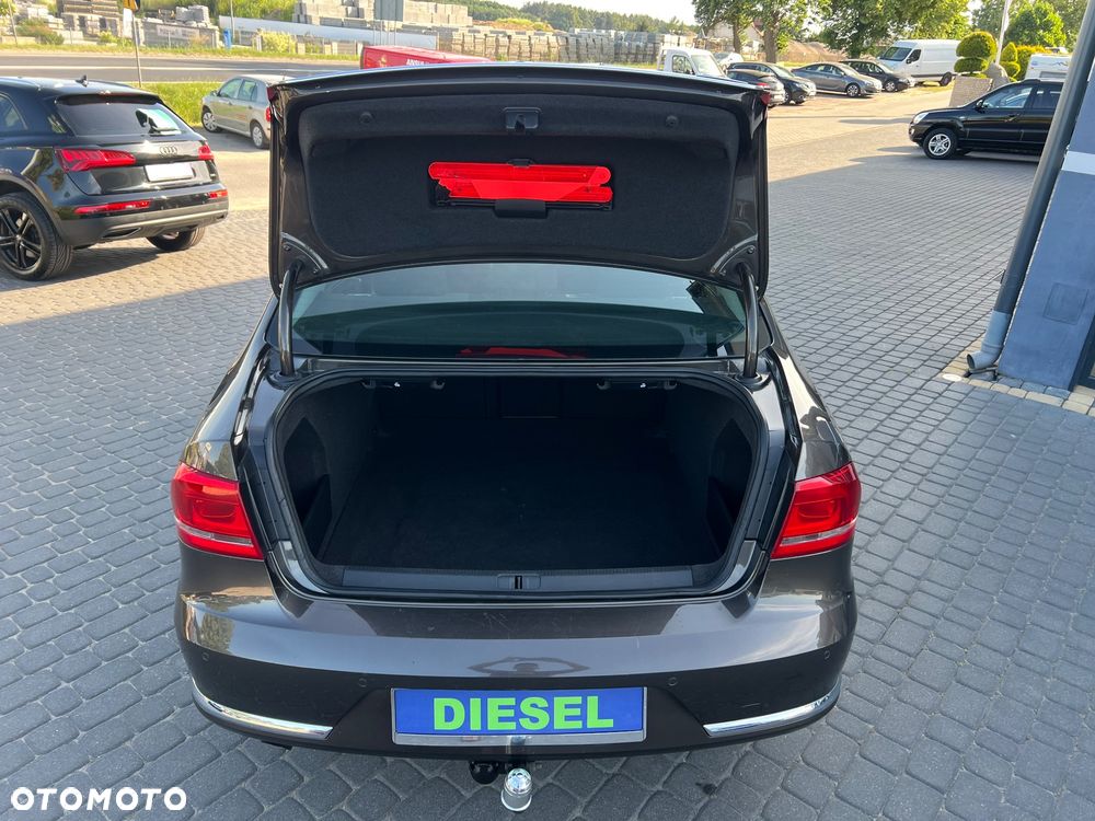 Volkswagen Passat 1.6 TDI BMT Comfortline - 20