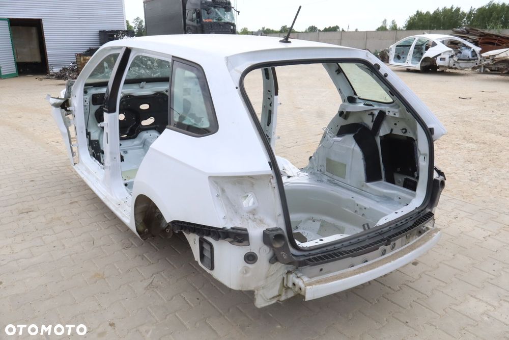 BŁOTNIK ĆWIARTKA PRAWY TYŁ SKODA FABIA III LIFT - 8