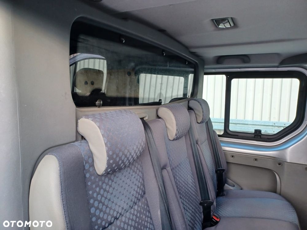 Renault Trafic FAP Combi L1H1 teilverglast - 22