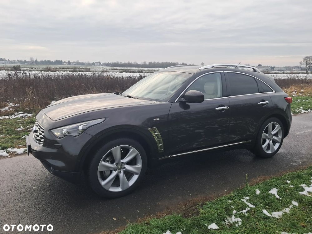 Infiniti FX - 28