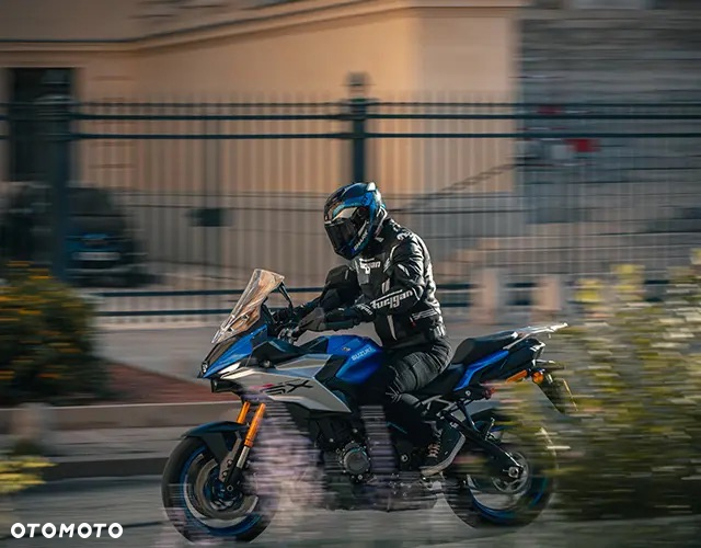 Suzuki GSX - 3