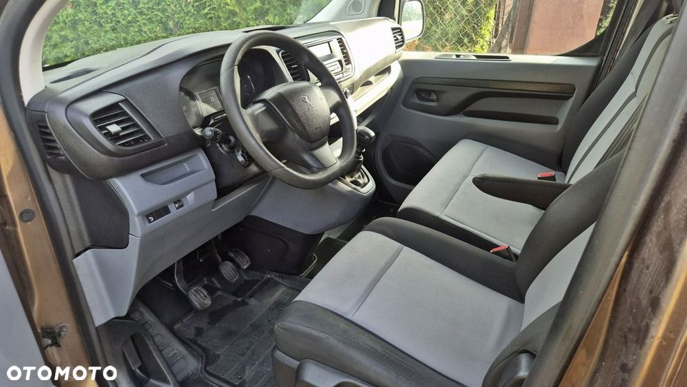 Peugeot Traveller - 16