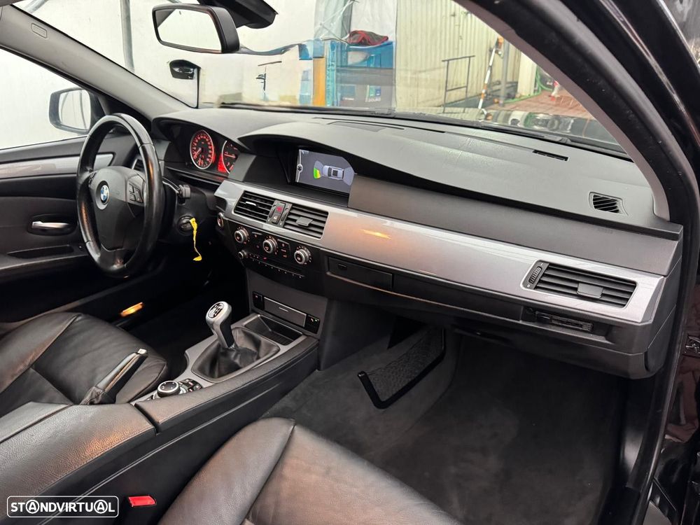 BMW 520 d Touring Executive - 15