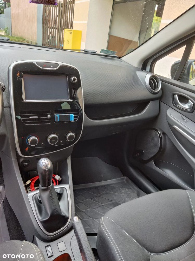 Renault Clio 1.2 16V Limited EU6 - 13