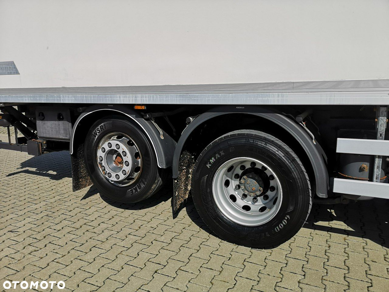 DAF CF 370 Chłodnia 3 Osiowa Winda Manual Niski Przebieg! - 13