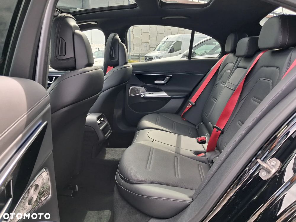 Mercedes-Benz Klasa E AMG 53 PHEV 4Matic+ 9G-Tronic TCT - 13