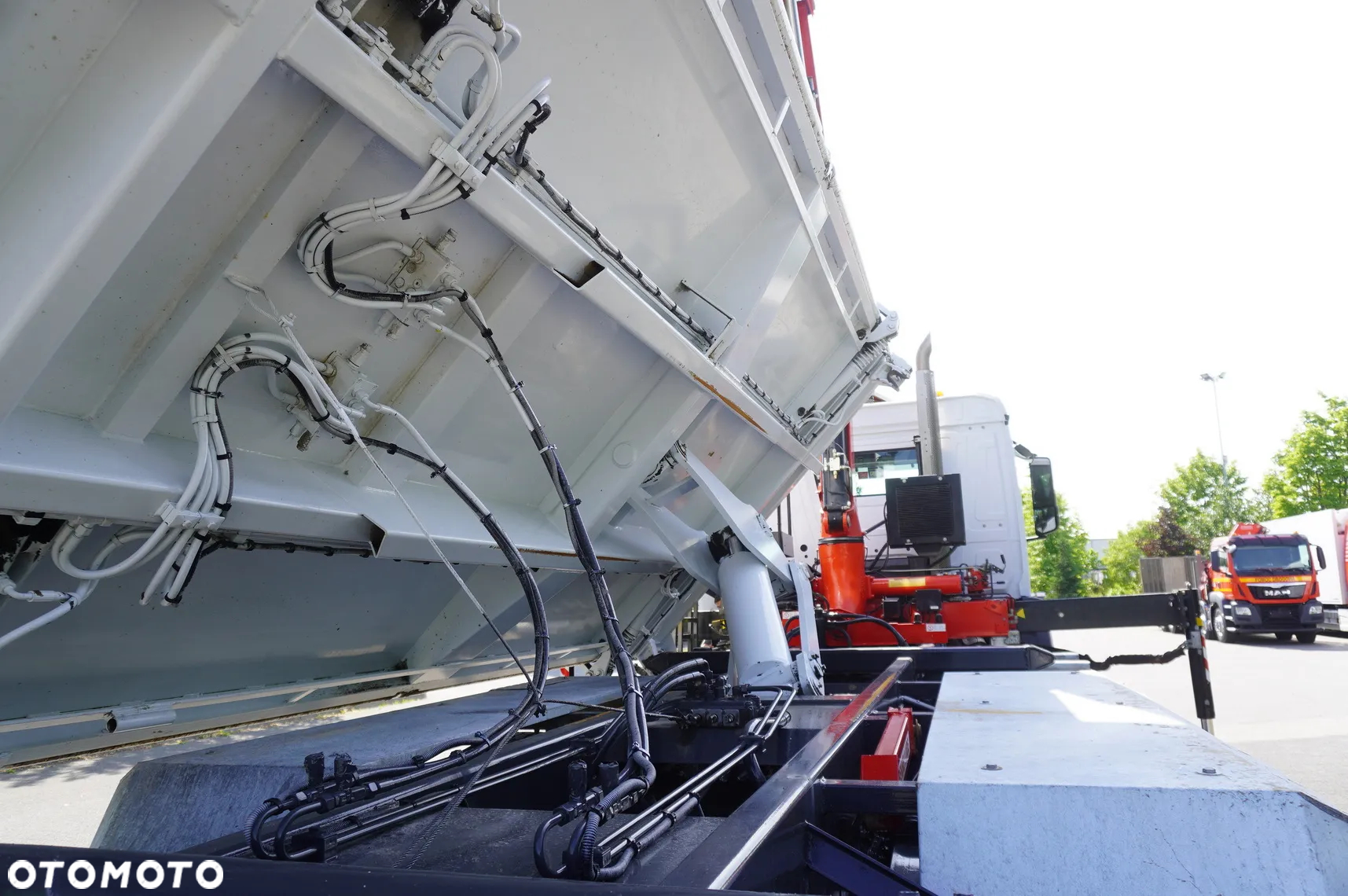 Mercedes-Benz Arocs 2636 / Fassi F155A.0.22 6t / 120 tys. km / Wywrotka 3-stronna / 2 x hydroburta - 19