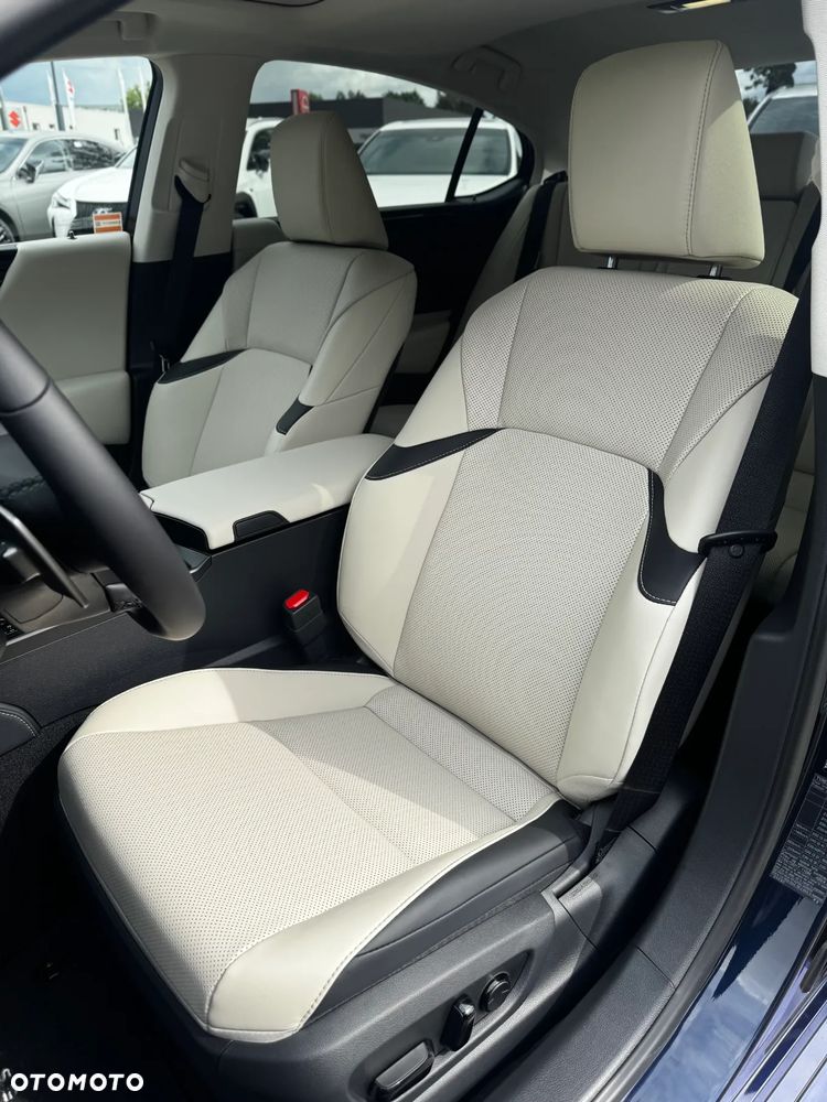 Lexus ES 300h Business Edition - 15