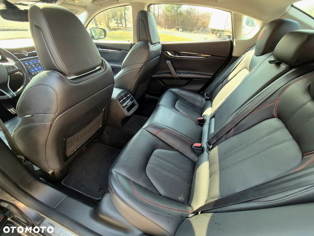 Maserati Quattroporte Q4 GranSport S - 13