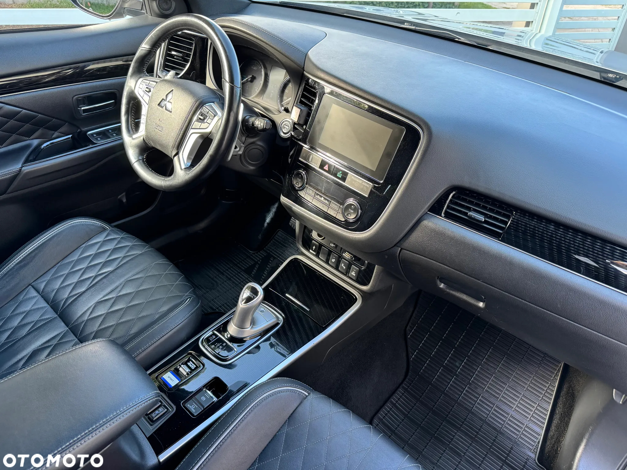 Mitsubishi Outlander - 22
