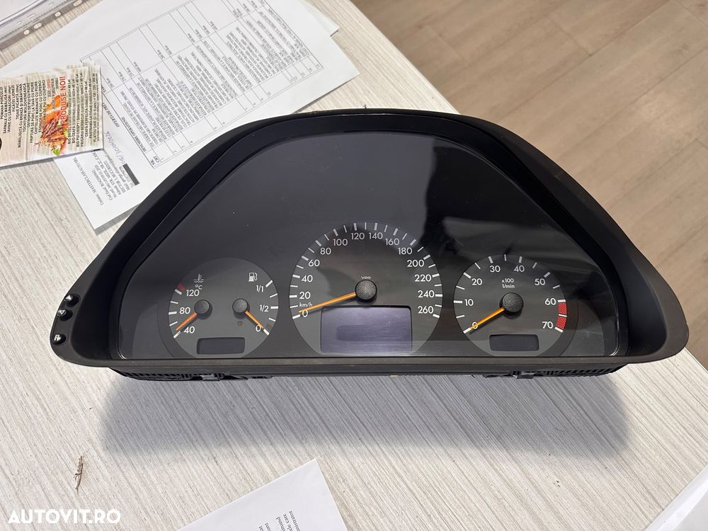 Dezmembrez Mercedes W124 - 4