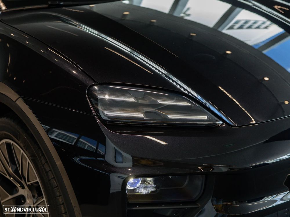 Porsche Macan Electric - 35