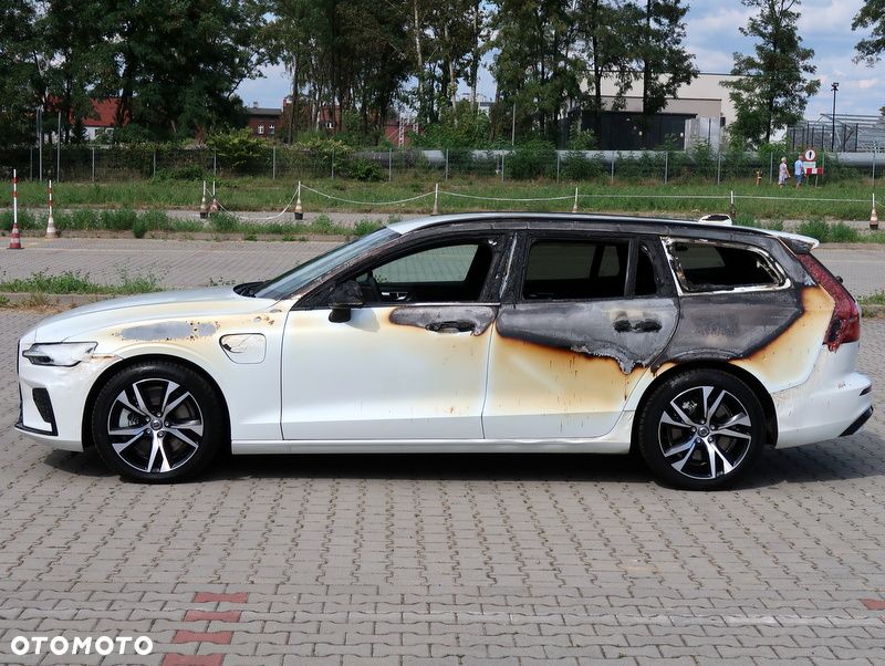 Volvo V60 T6 AWD Plug-In Hybrid Plus Dark - 8