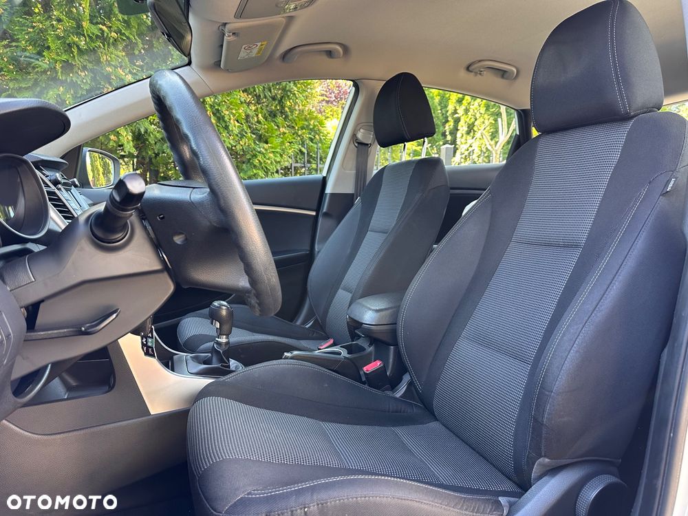 Hyundai i30 1.6 CRDi BlueDrive Comfort - 11