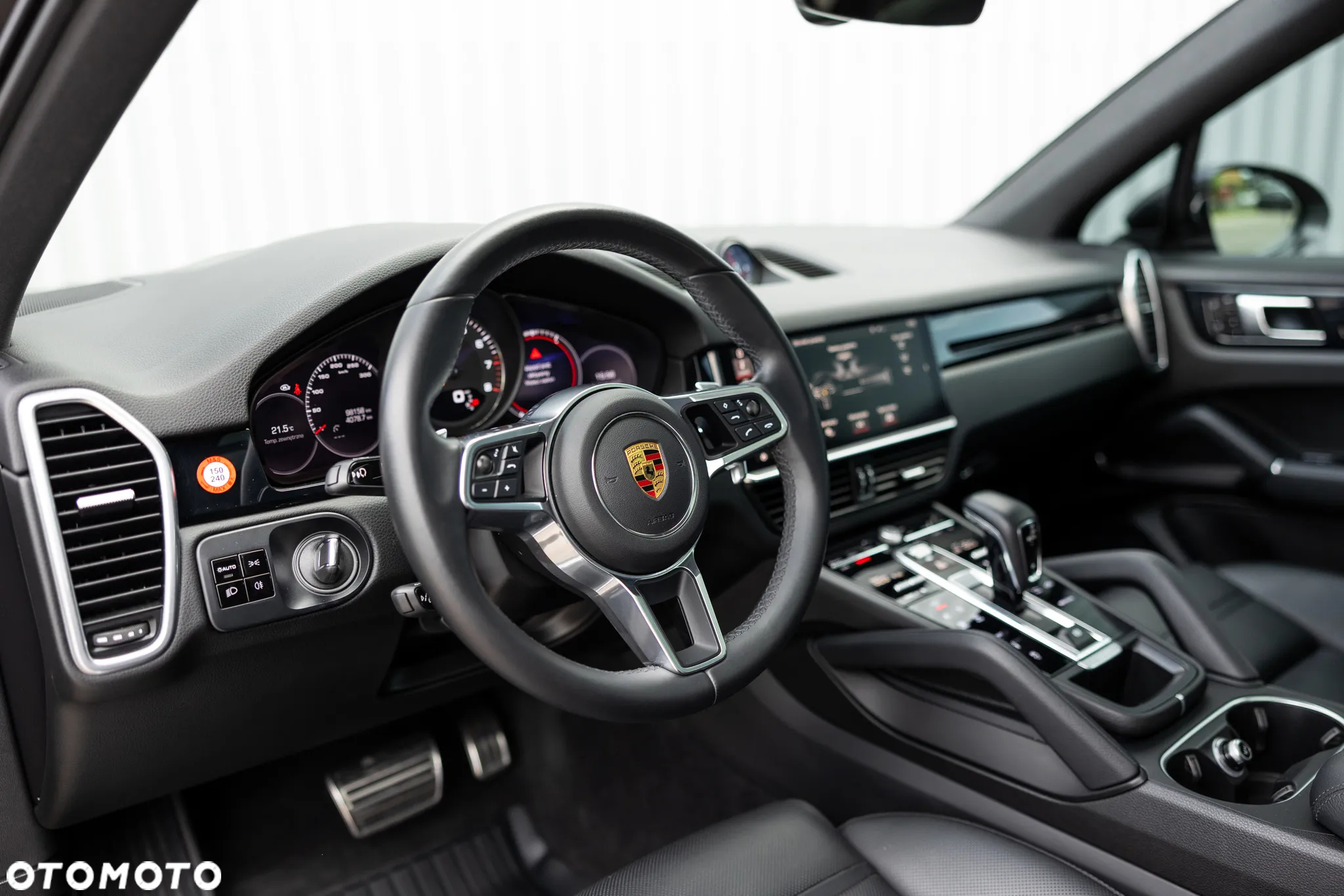 Porsche Cayenne - 21