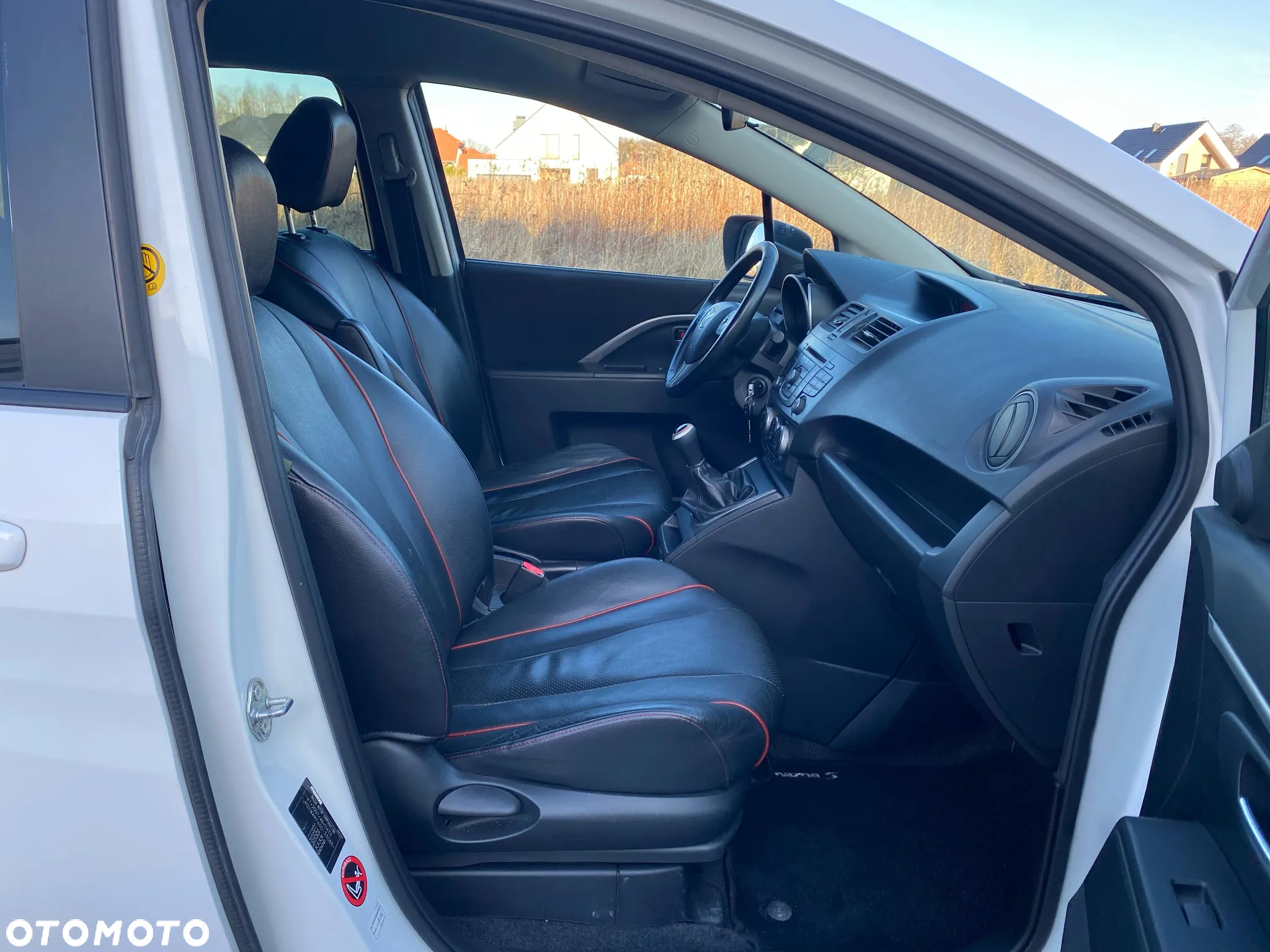 Mazda 5 - 16