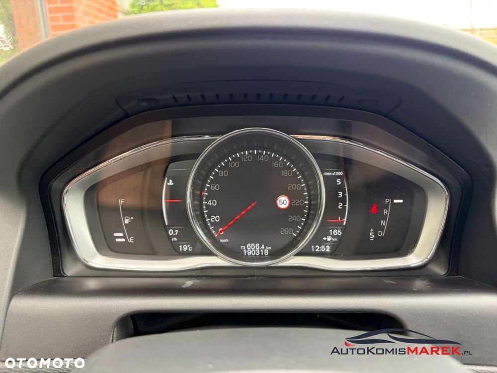 Volvo XC 60 D4 AWD Momentum - 9