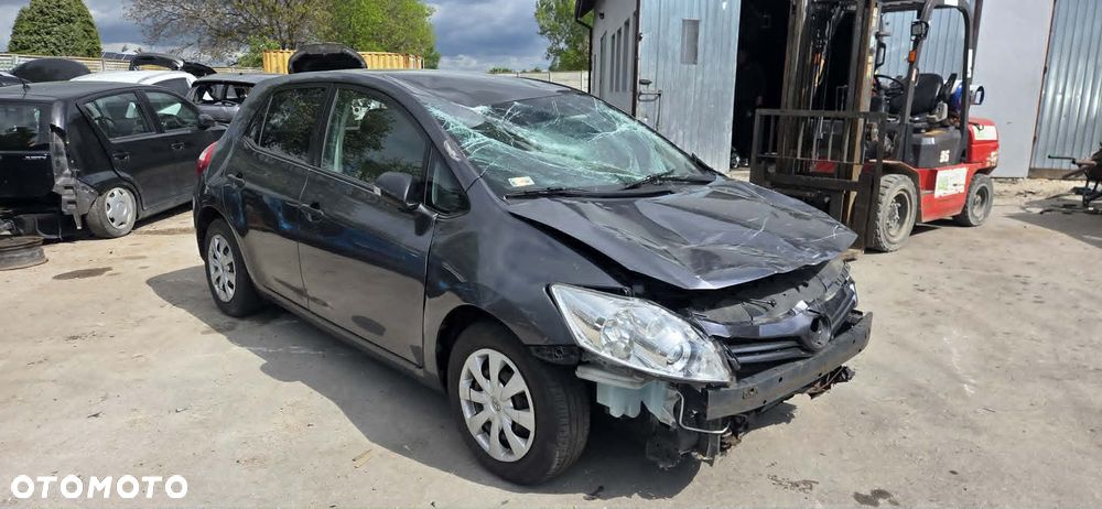 TOYOTA AURIS 1,4 D4D sanki belka wózek pod silnik - 2