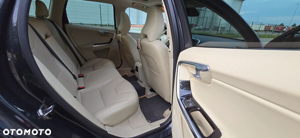 Volvo XC 60 D4 AWD Geartronic Summum - 20