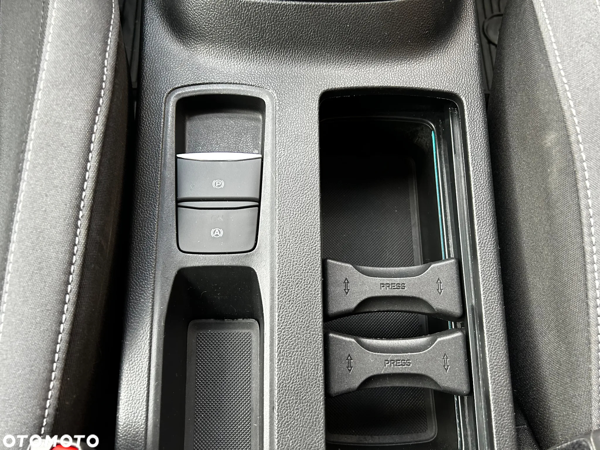 Ford Focus 1.5 EcoBlue Connected - 24
