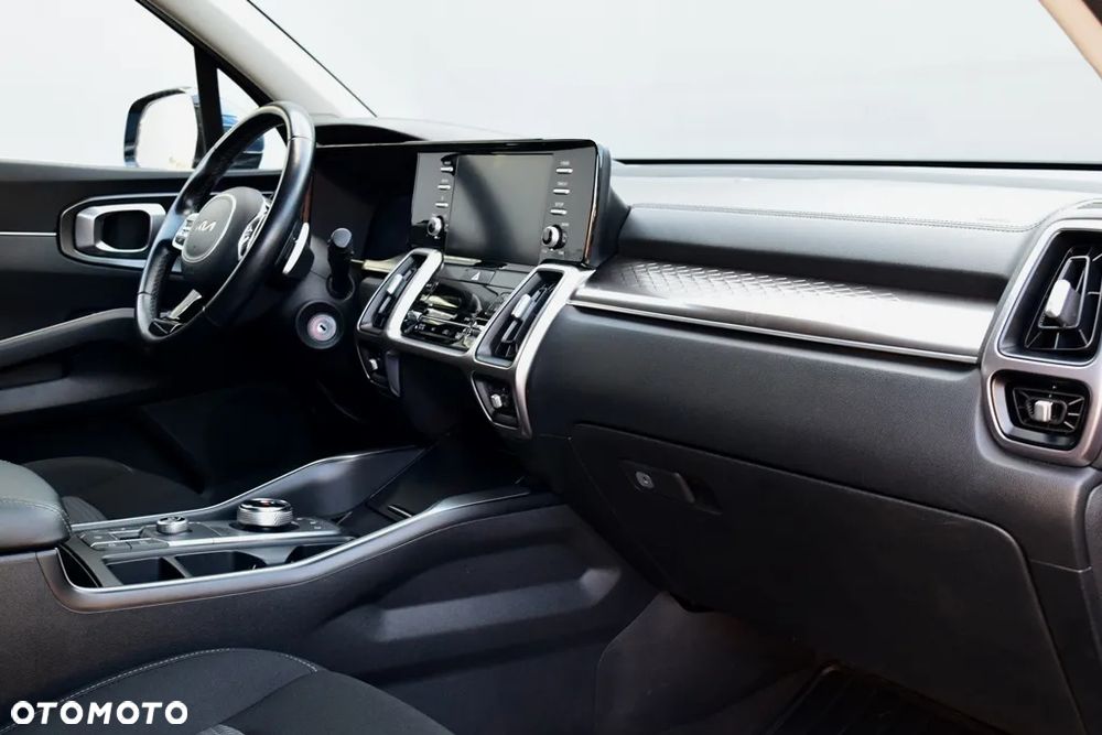 Kia Sorento 1.6 T-GDI HEV M 7os - 24