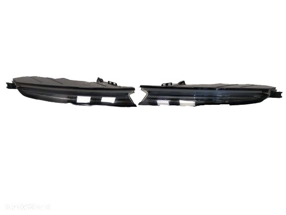 PORSCHE TAYCAN 9JA LAMPA TYŁ TYLNA LED PRAWA LEWA EXCLUSIVE USA ORYGINAŁ - 1