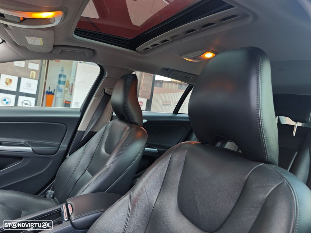 Volvo V60 2.0 D4 Summum Geartronic - 23