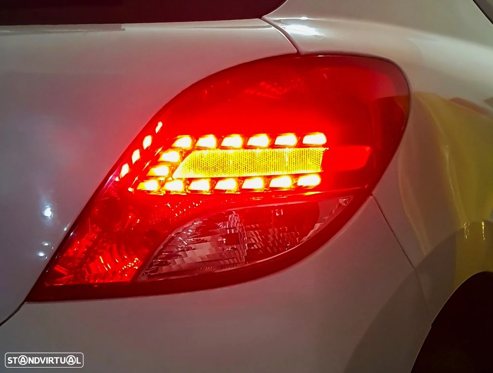 Peugeot 207 - 24
