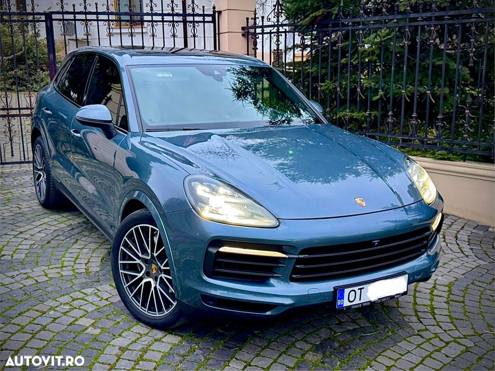 Porsche Cayenne - 1