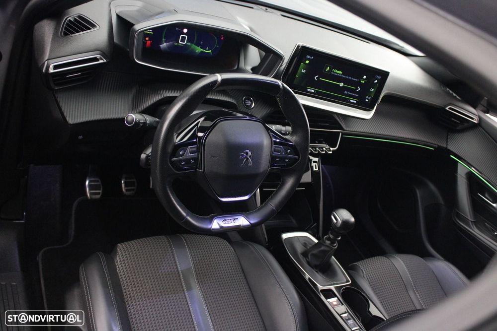 Peugeot 2008 1.5 BlueHDi GT - 32