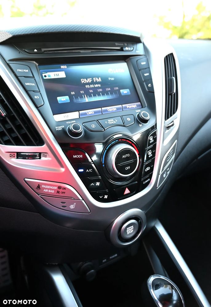 Hyundai Veloster - 27