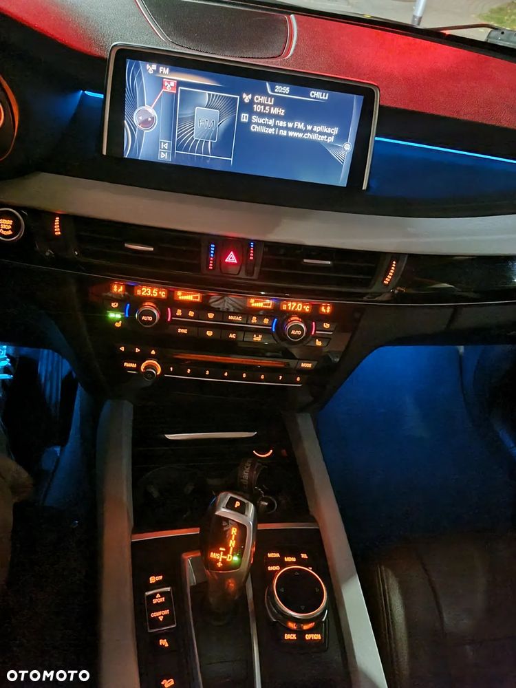 BMW X5 xDrive35i - 12