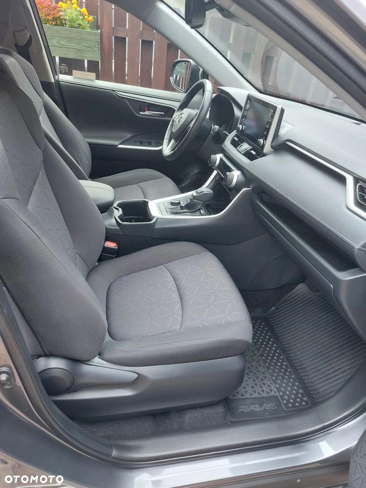 Toyota RAV4 - 11