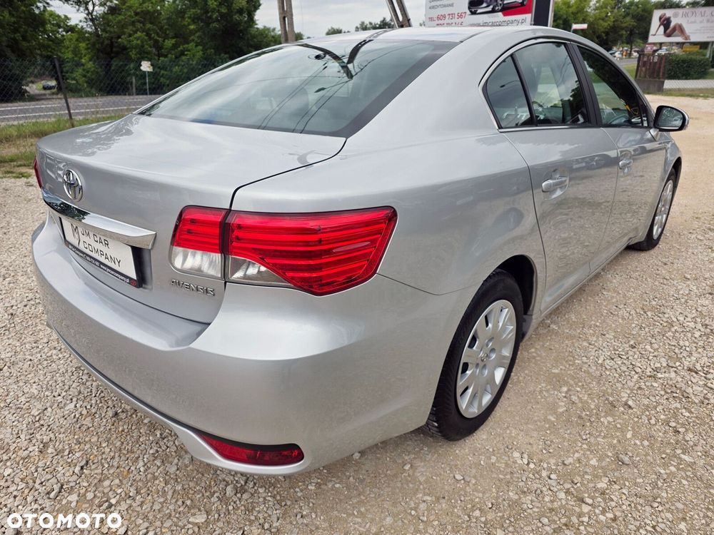 Toyota Avensis - 17