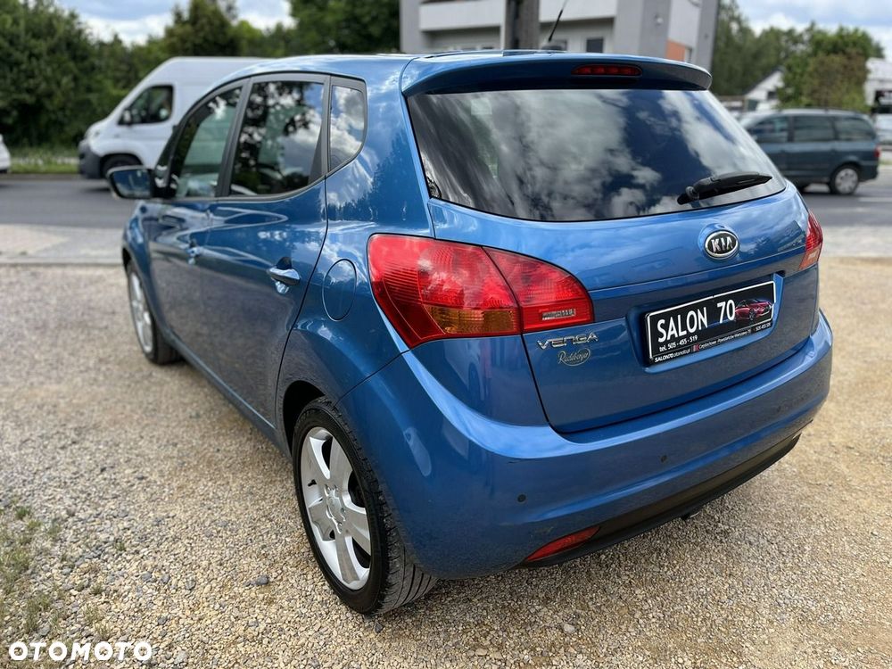 Kia Venga - 10