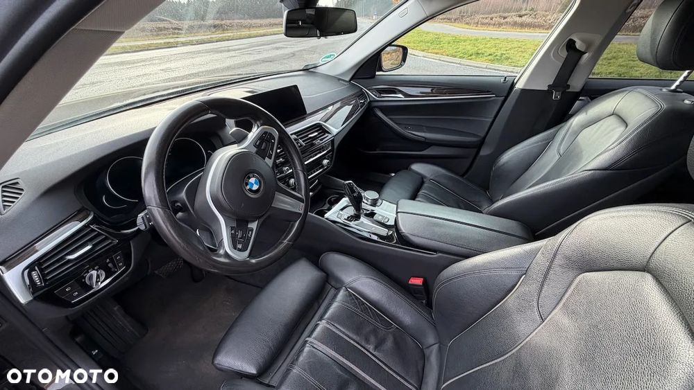 BMW Seria 5 520d Sport Line - 15